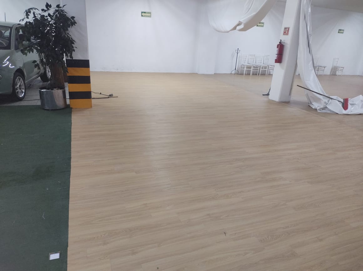 Instalación de Piso Vinílico LVT en CDMX y Edo. Méx.