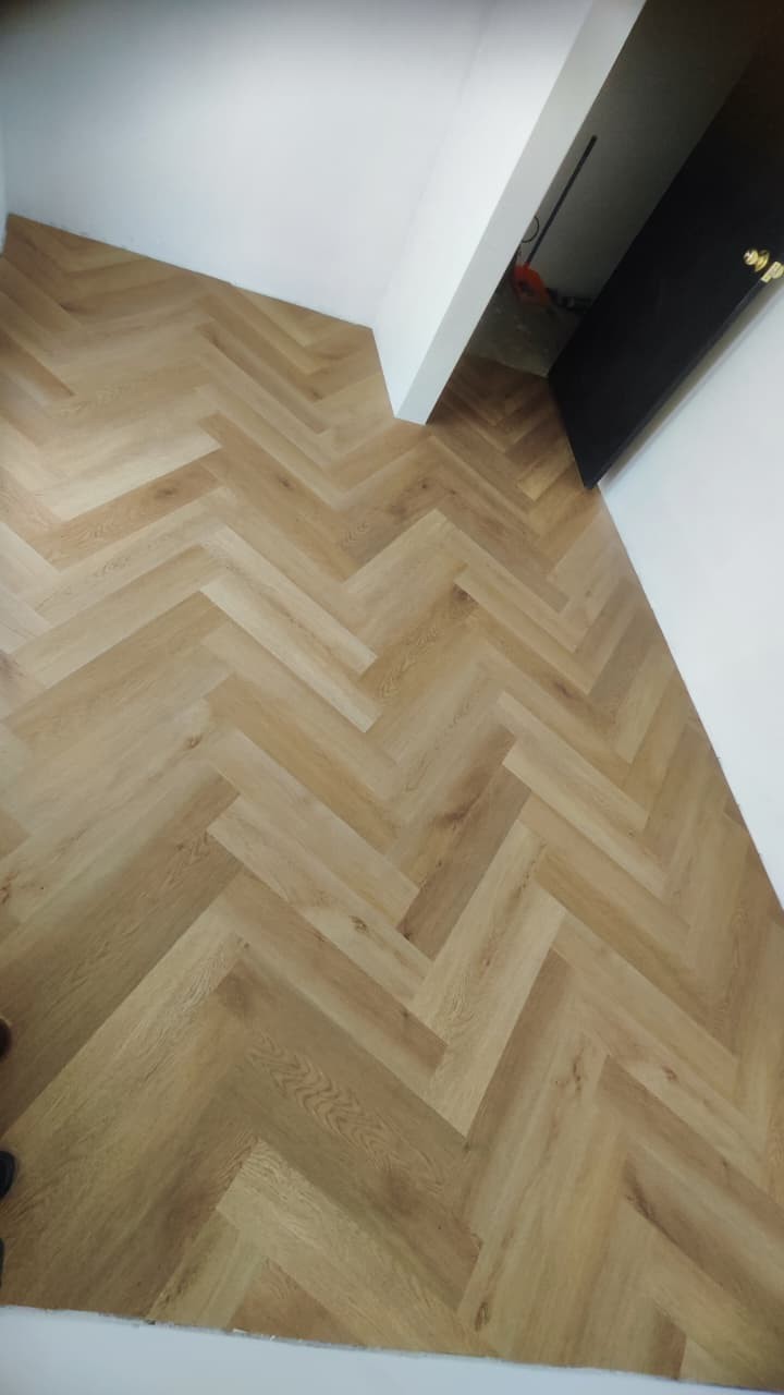 Instalación de SPC Espiga (Herringbone) en CDMX y Edo. Méx.